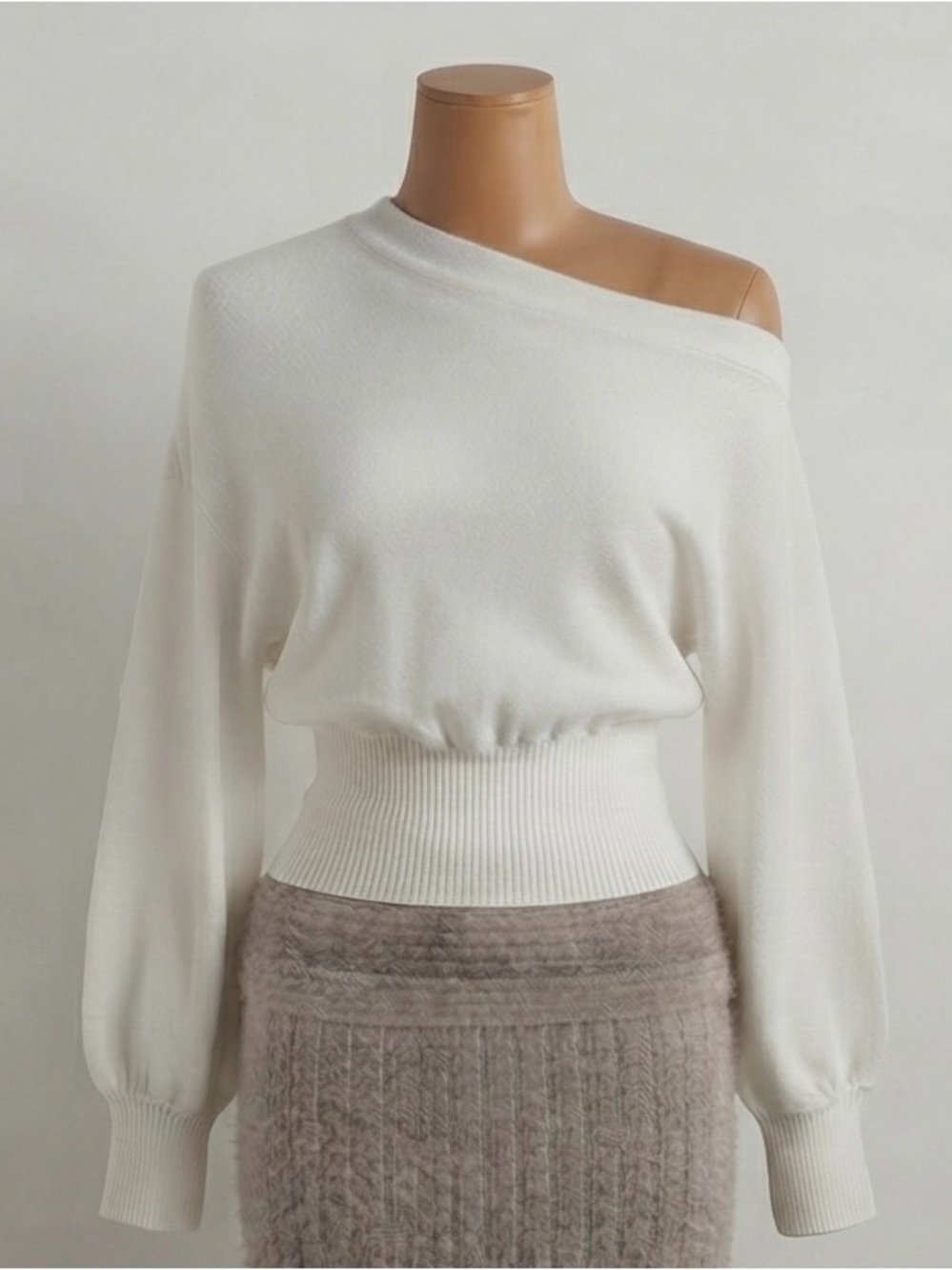 NWOT Cream Off The Shoulder Balloon Sleeve Knit Sweater Size M
